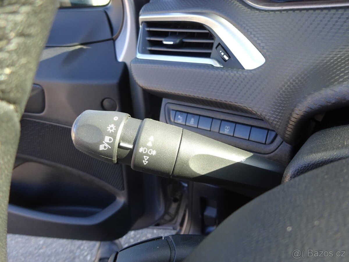2015 Peugeot 2008 - 12