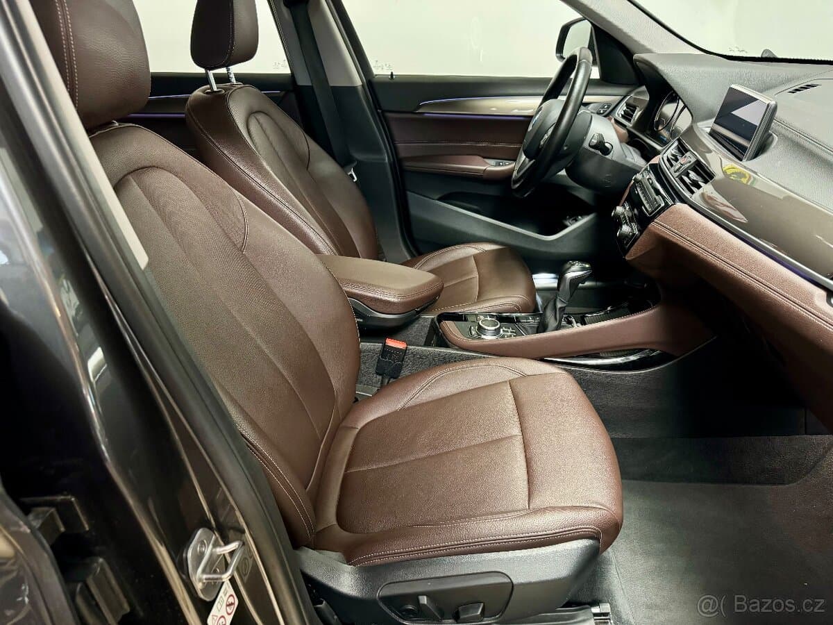 2020 BMW X1 - 12