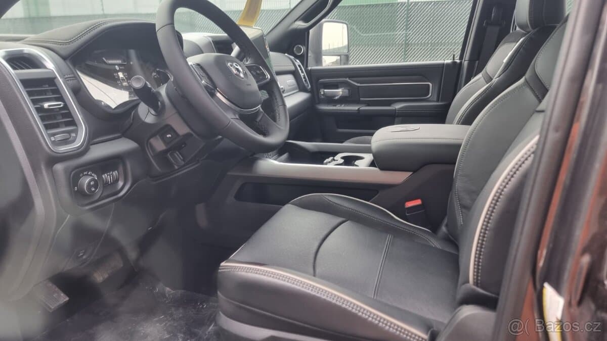 2025 RAM 2500/3500 - 12