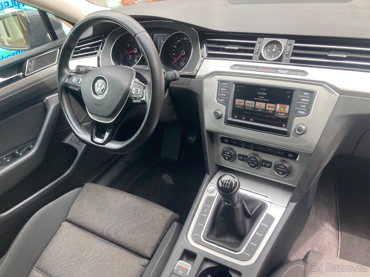 2015 Volkswagen PASSAT - 12