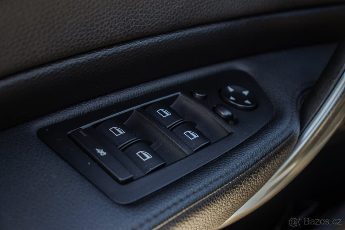 2009 BMW 1-SERIES - 12