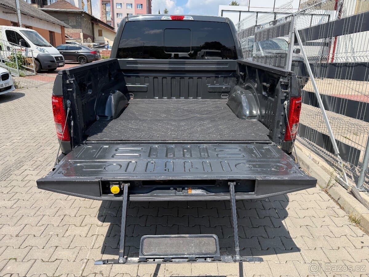 2017 Ford F-150 - 12