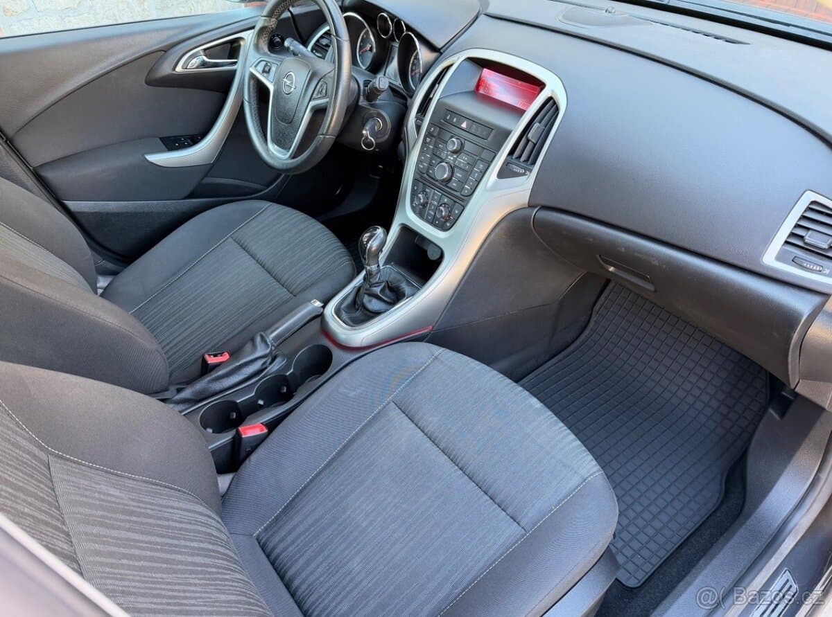 2010 Opel ASTRA - 12