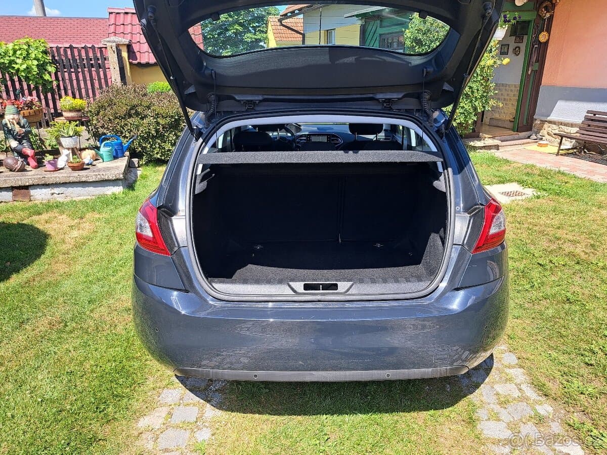 2015 Peugeot 308 - 12