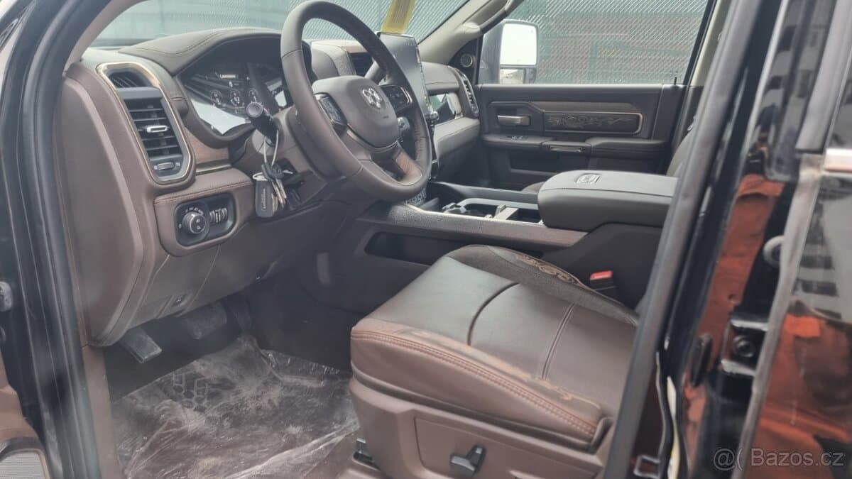 2025 RAM 2500/3500 - 12