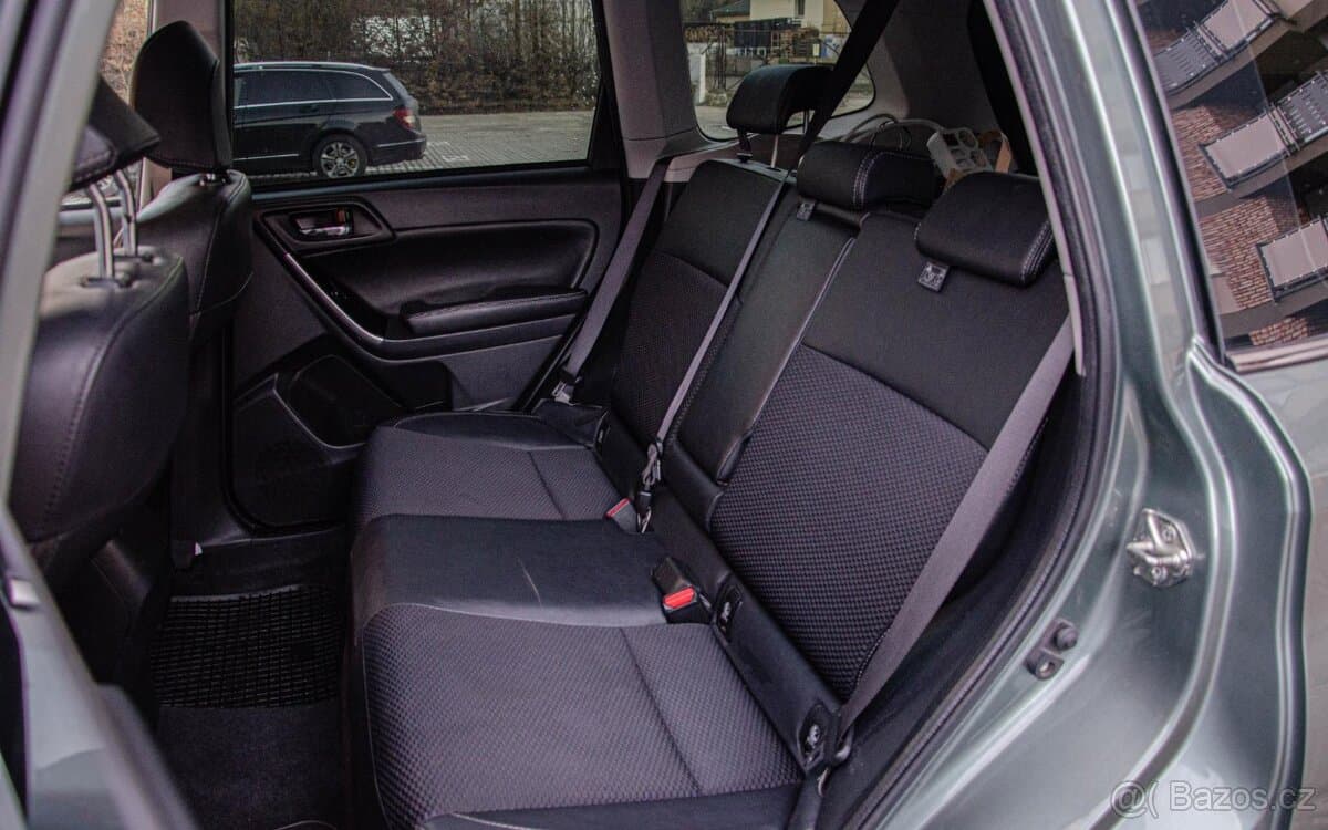 2017 Subaru FORESTER - 12