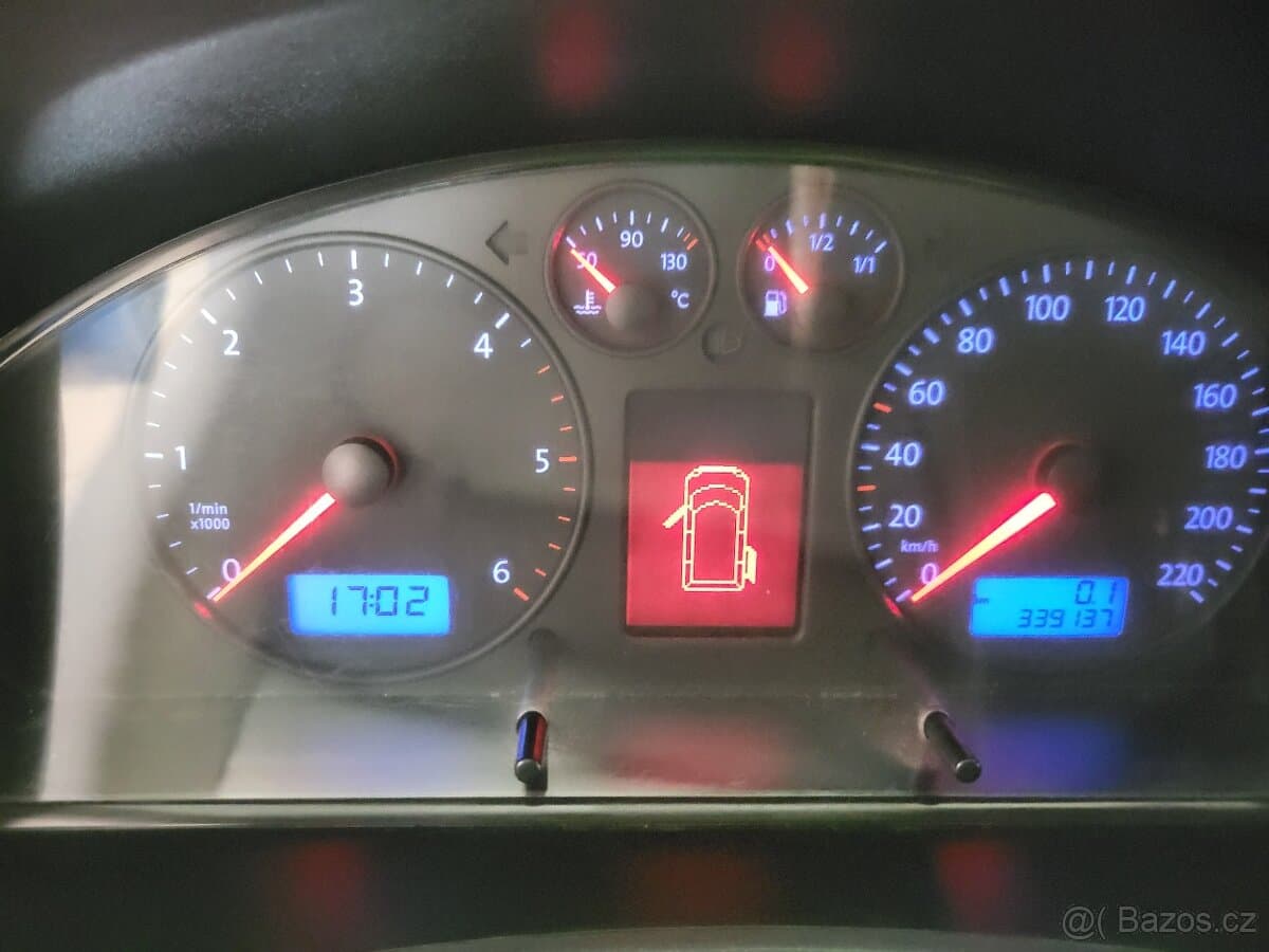 Volkswagen CARAVELLE - 12