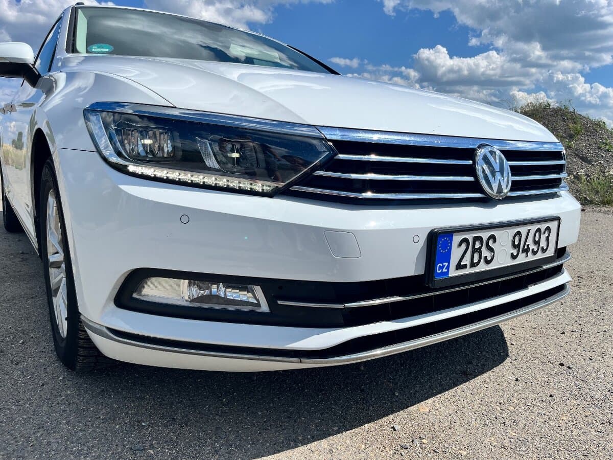 2017 Volkswagen PASSAT - 12
