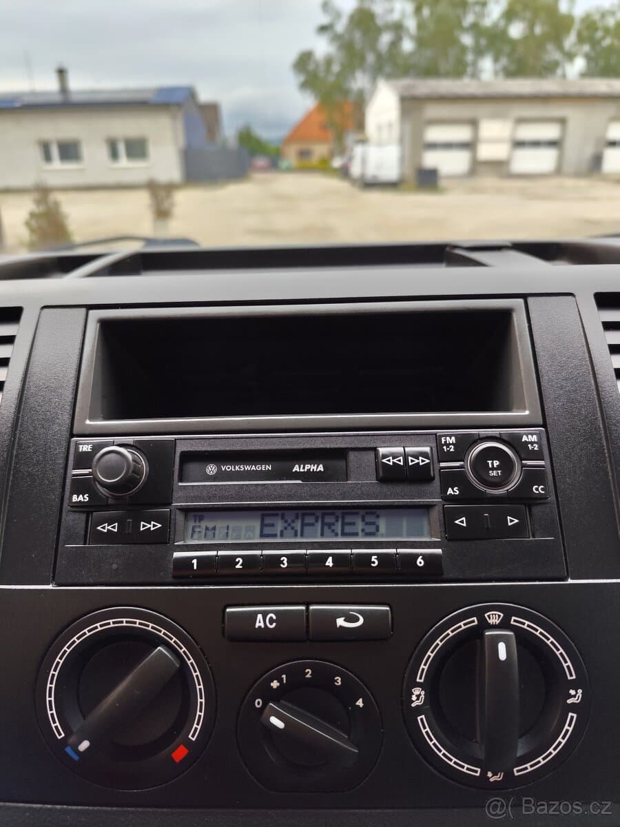 2006 Volkswagen TRANSPORTER - 12