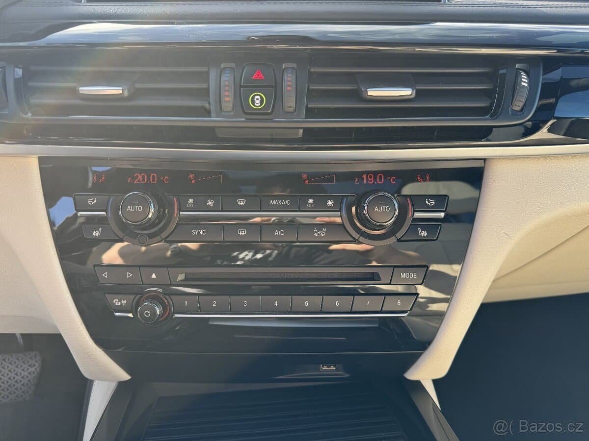 2017 BMW X5 - 12