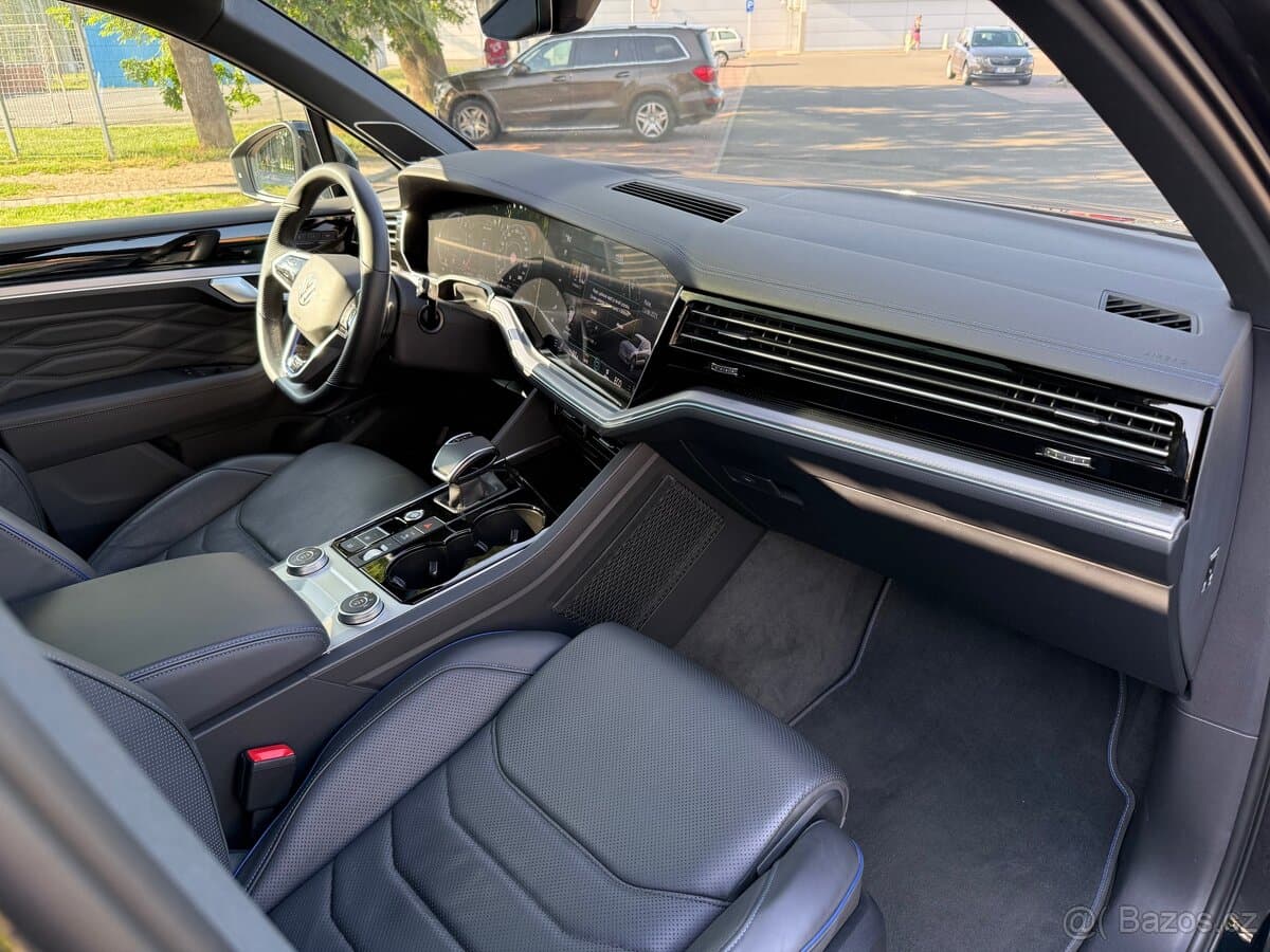 Volkswagen TOUAREG - 12