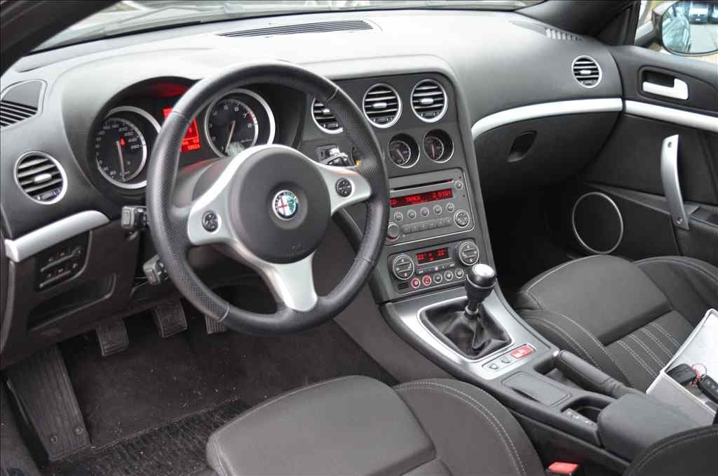 2010 Alfa Romeo SPIDER - 12