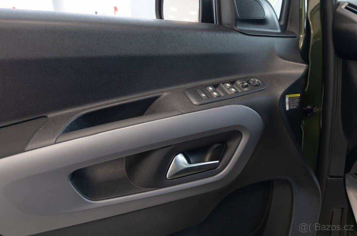 2025 Fiat DOBLO - 12