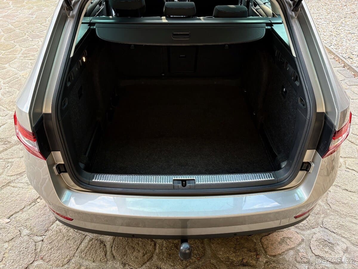 2016 Škoda SUPERB - 12