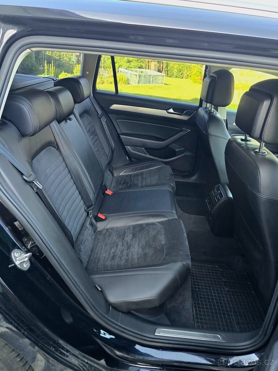 2015 Volkswagen PASSAT - 12