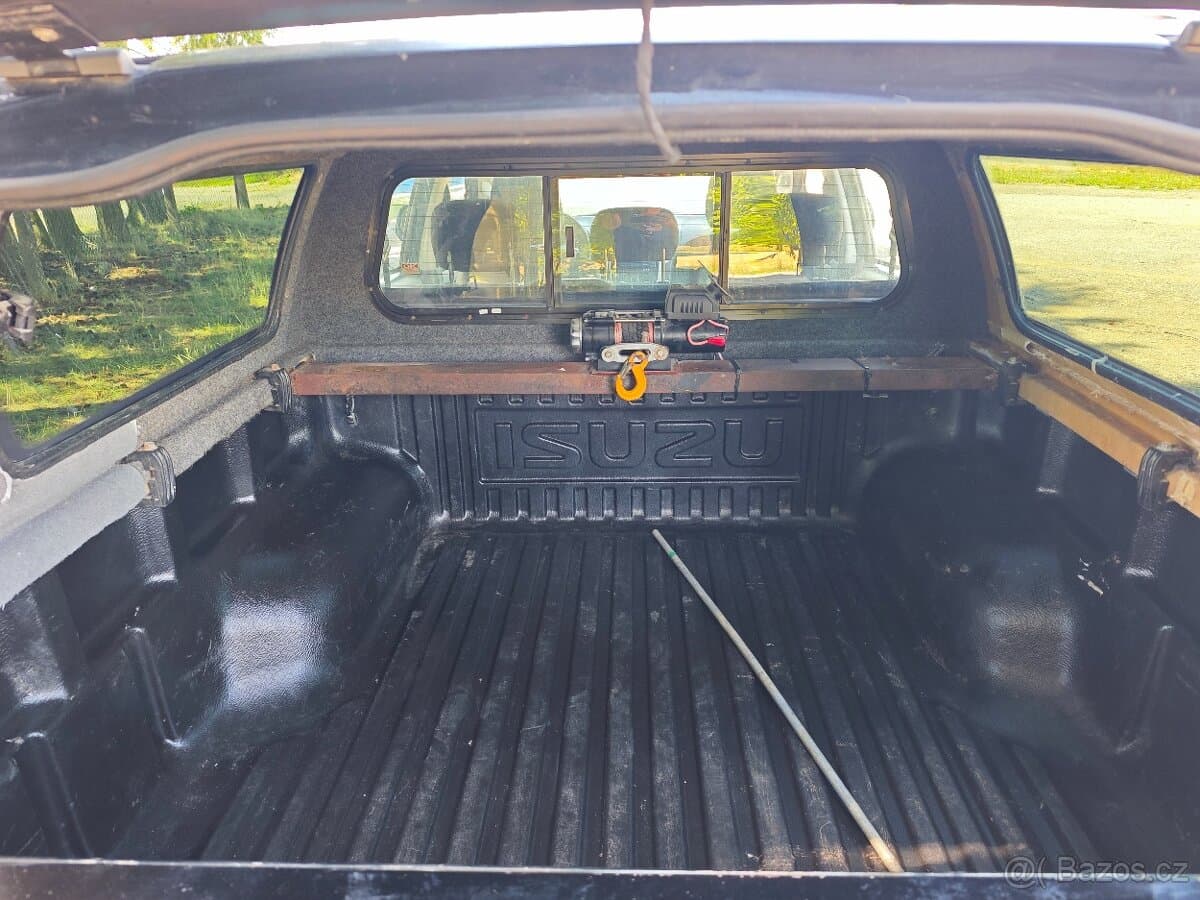 2015 Isuzu D-MAX - 12