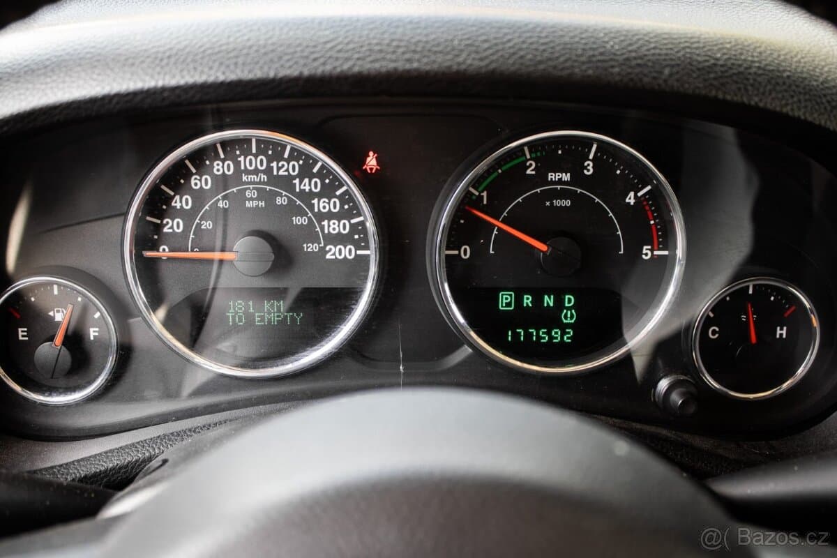 2011 Jeep WRANGLER - 12