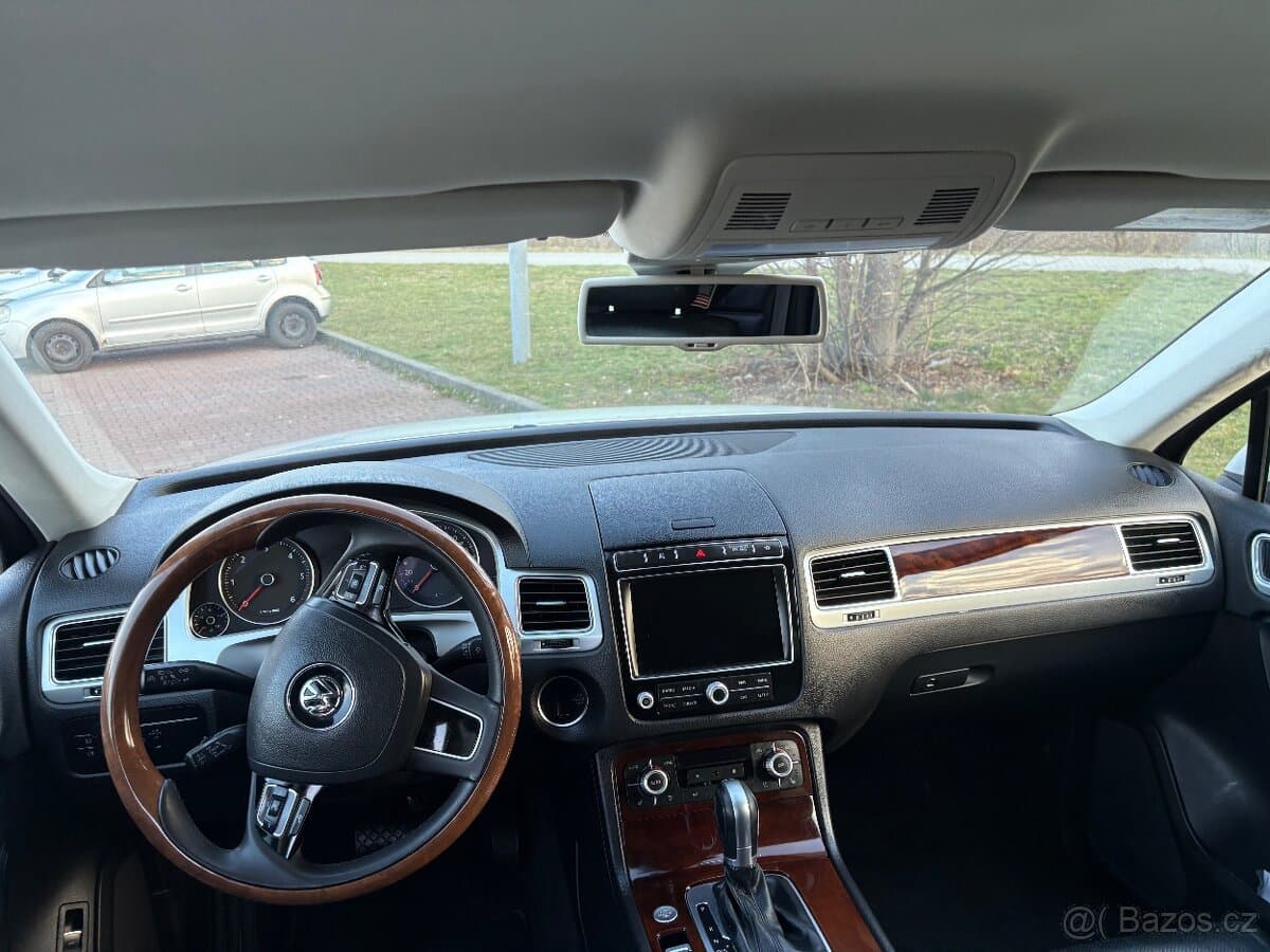 Volkswagen TOUAREG - 12