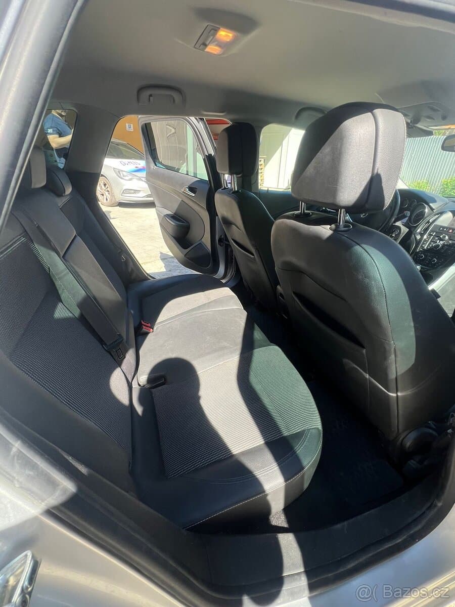 2015 Opel ASTRA - 12