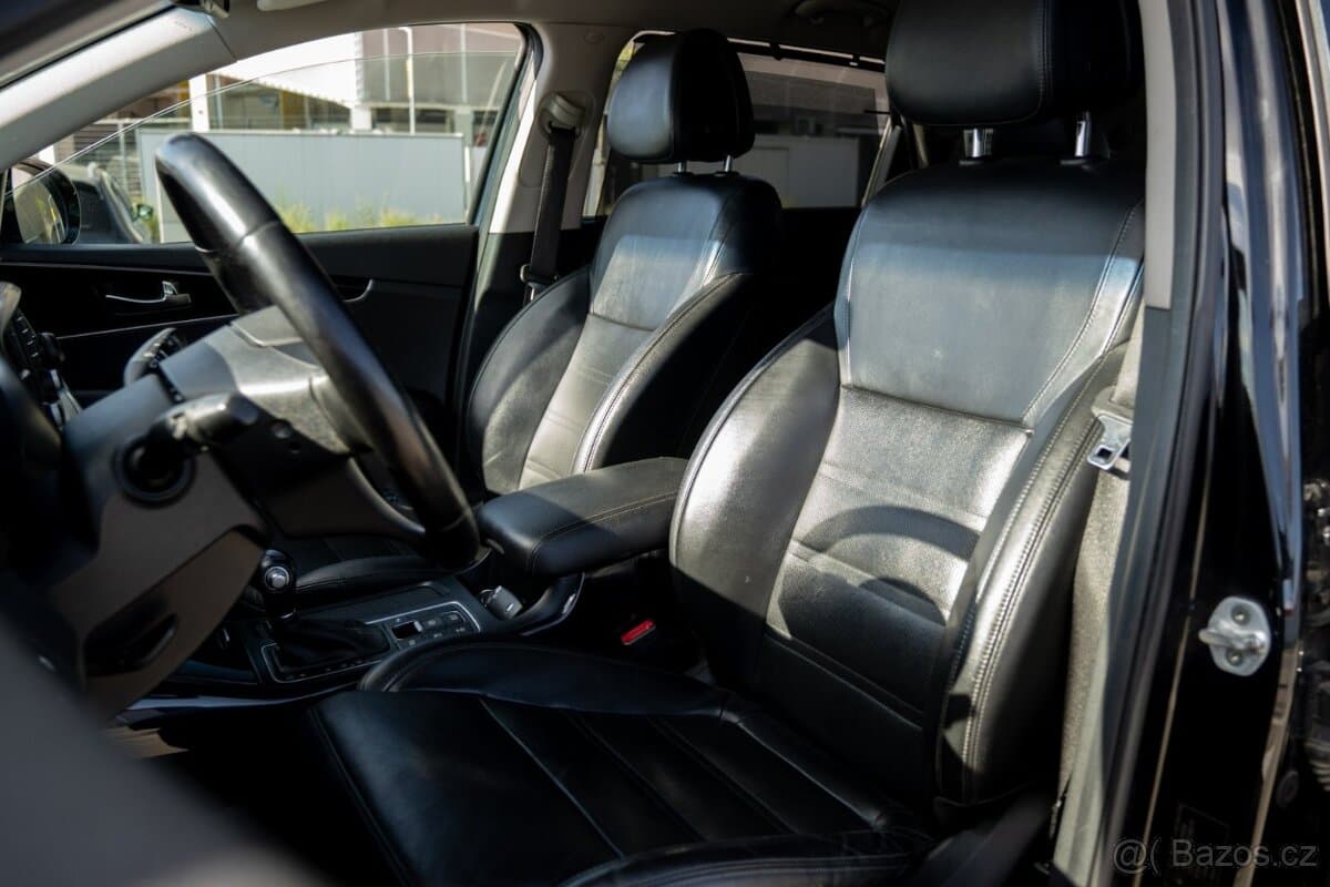 2016 Kia SORENTO - 12