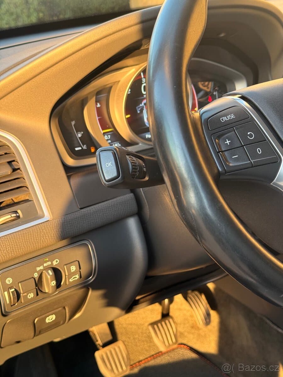 2015 Volvo XC60 - 12
