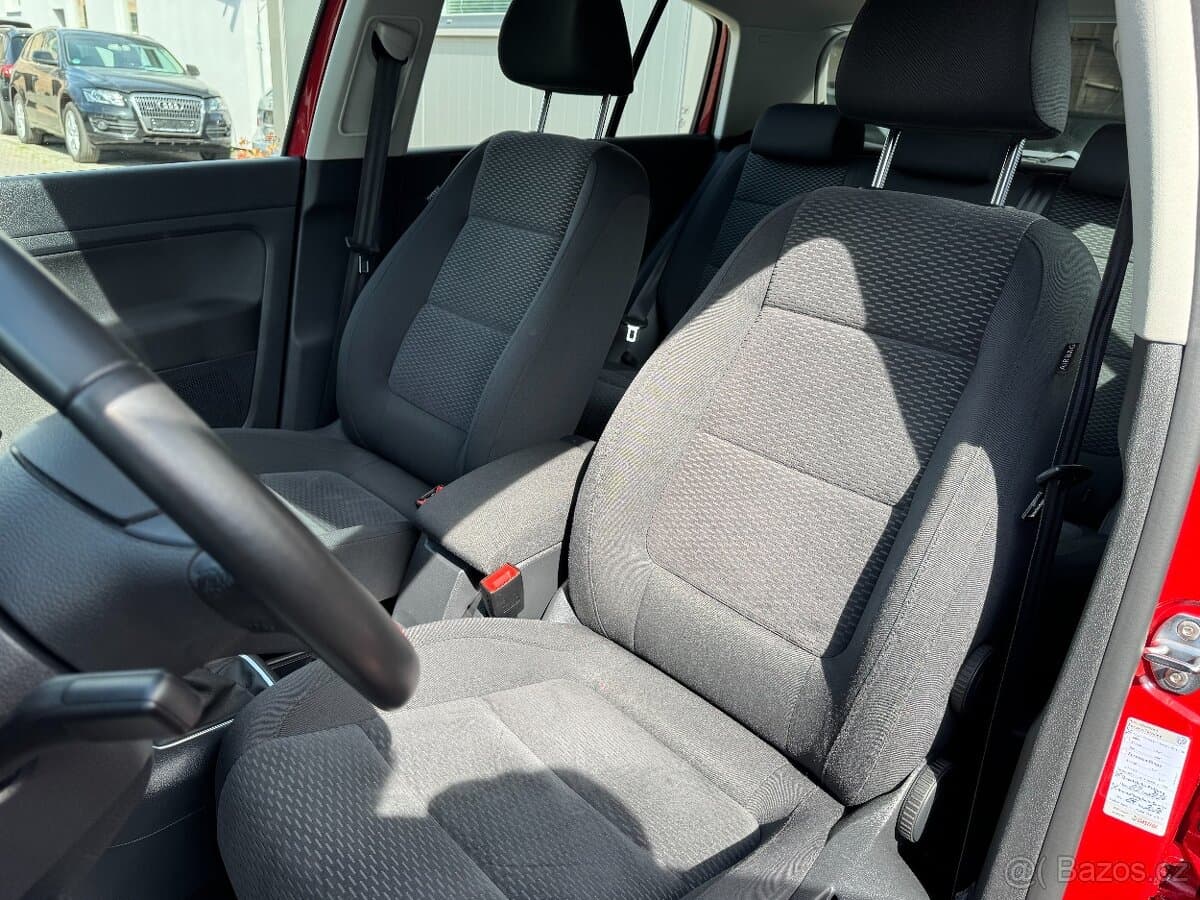 2011 Volkswagen GOLF - 12