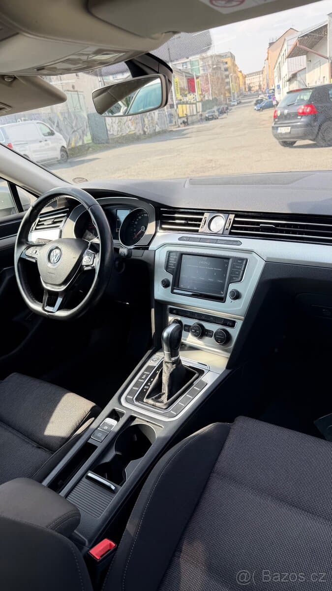 2015 Volkswagen PASSAT - 12