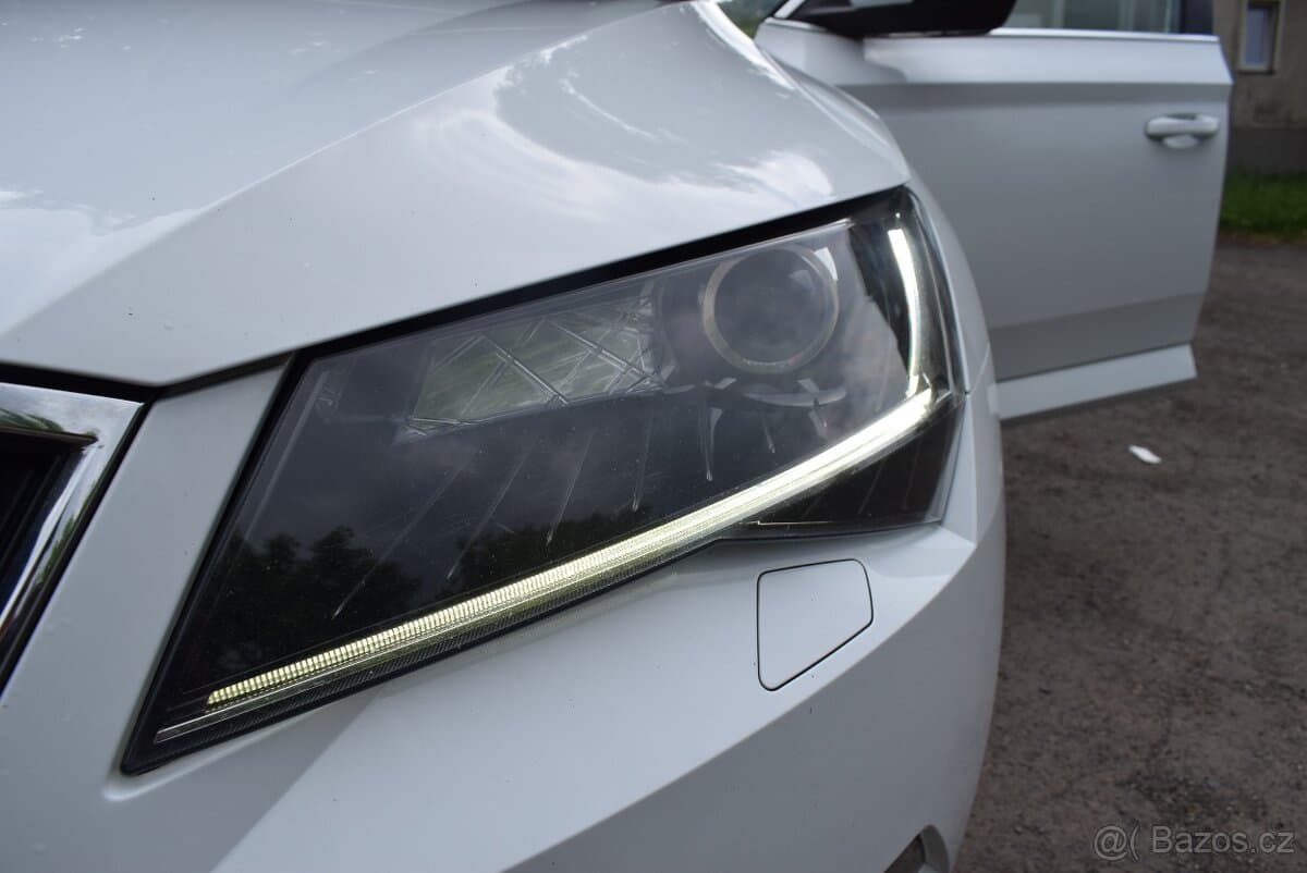 2015 Škoda SUPERB - 12