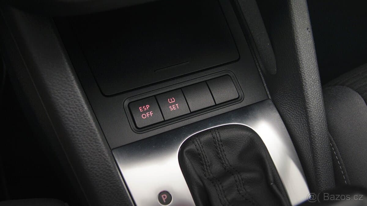 2008 Volkswagen GOLF - 12