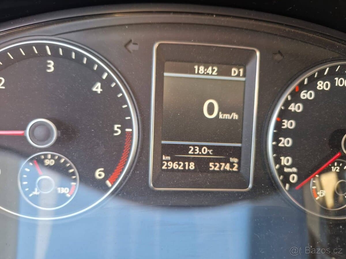 2010 Volkswagen MULTIVAN - 12