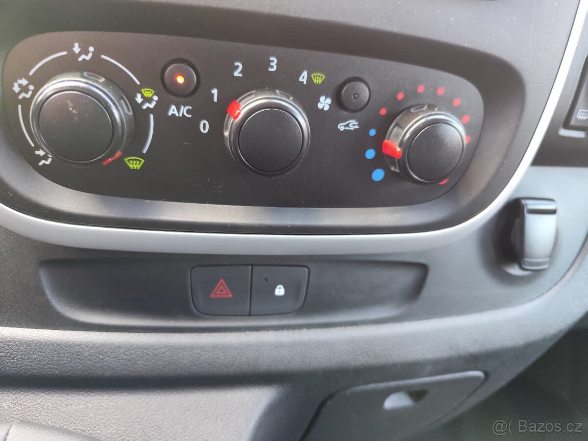 2019 Renault TRAFIC - 12
