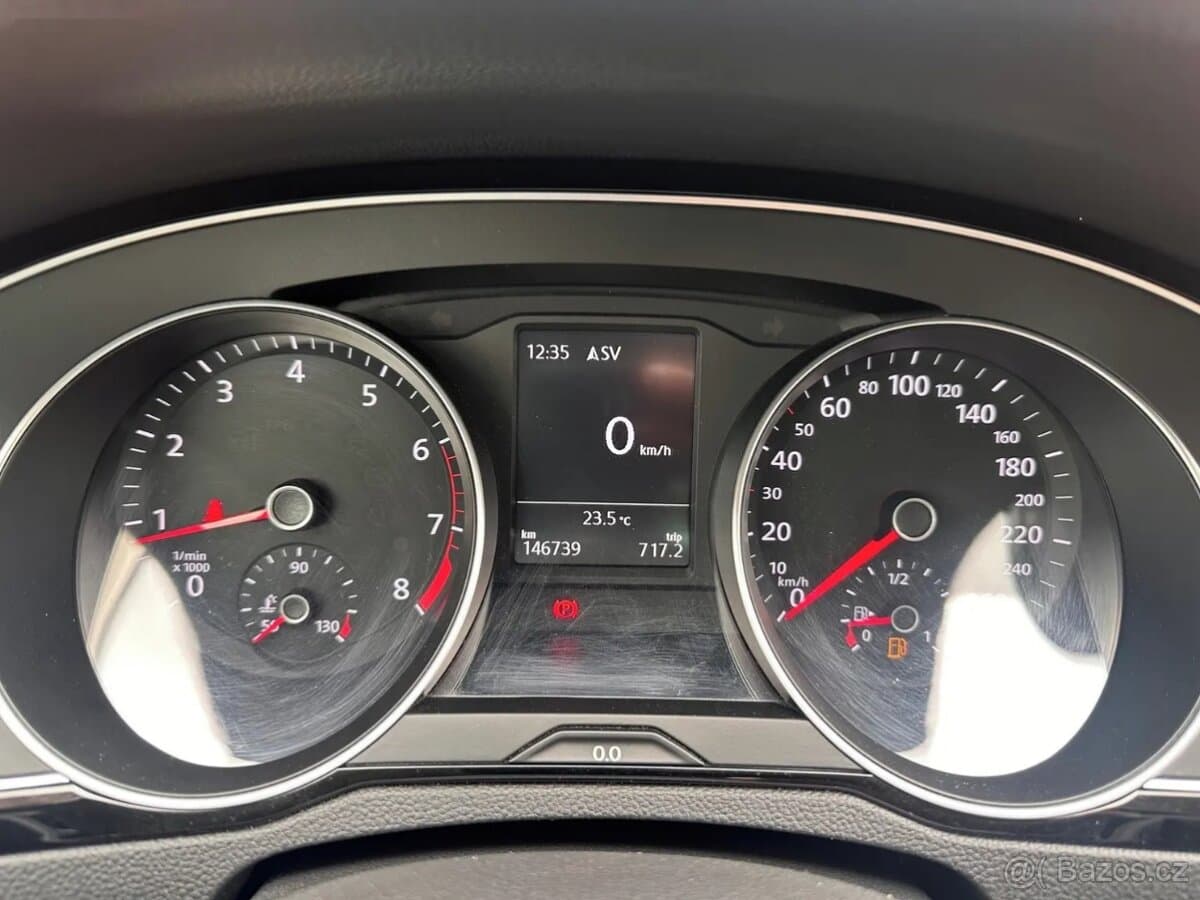 2015 Volkswagen PASSAT - 12