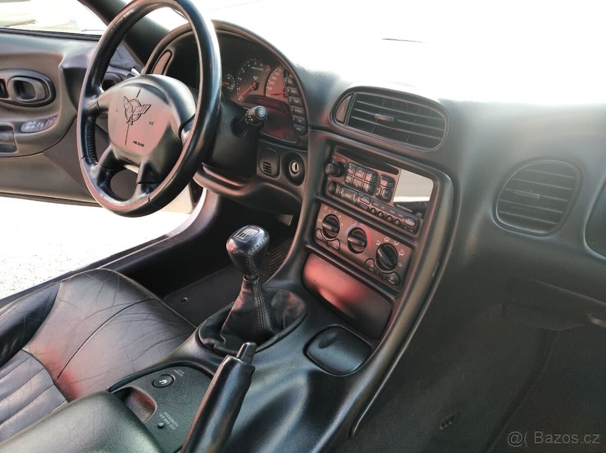 2001 Chevrolet CORVETTE - 12