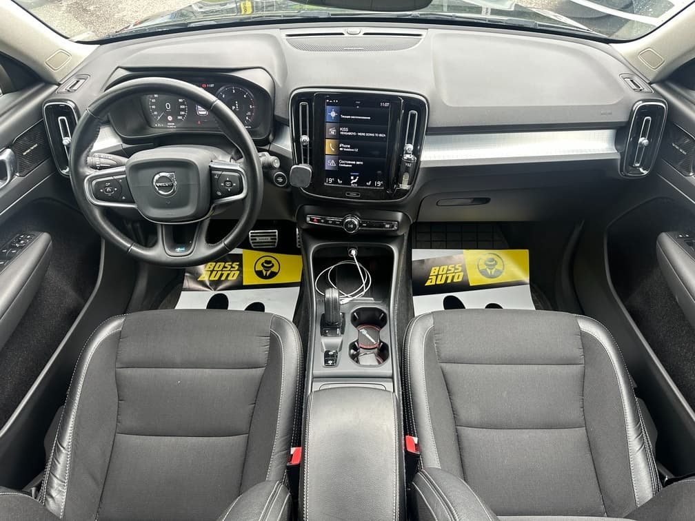 2019 Volvo XC40 - 12