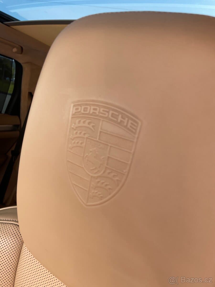 2012 Porsche CAYENNE - 12