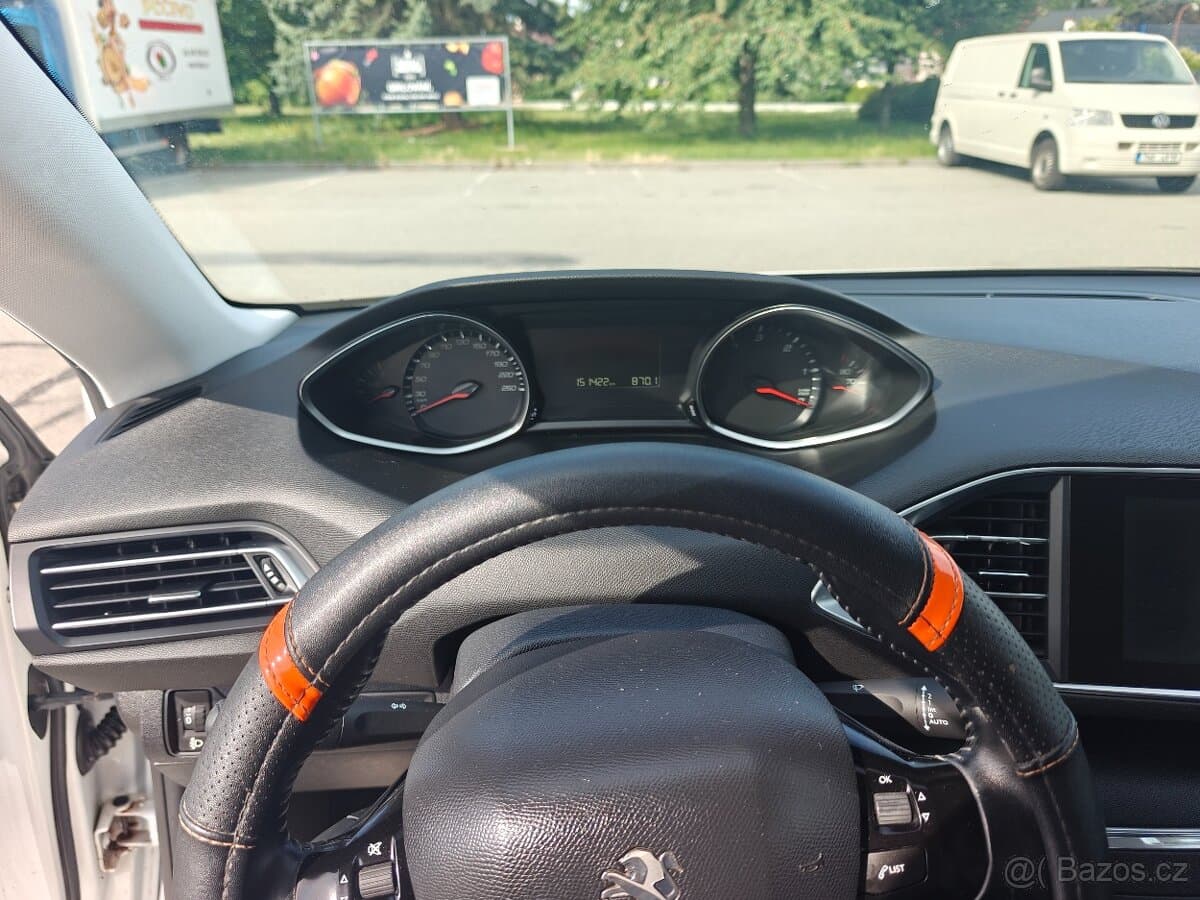 2016 Peugeot 308 - 12