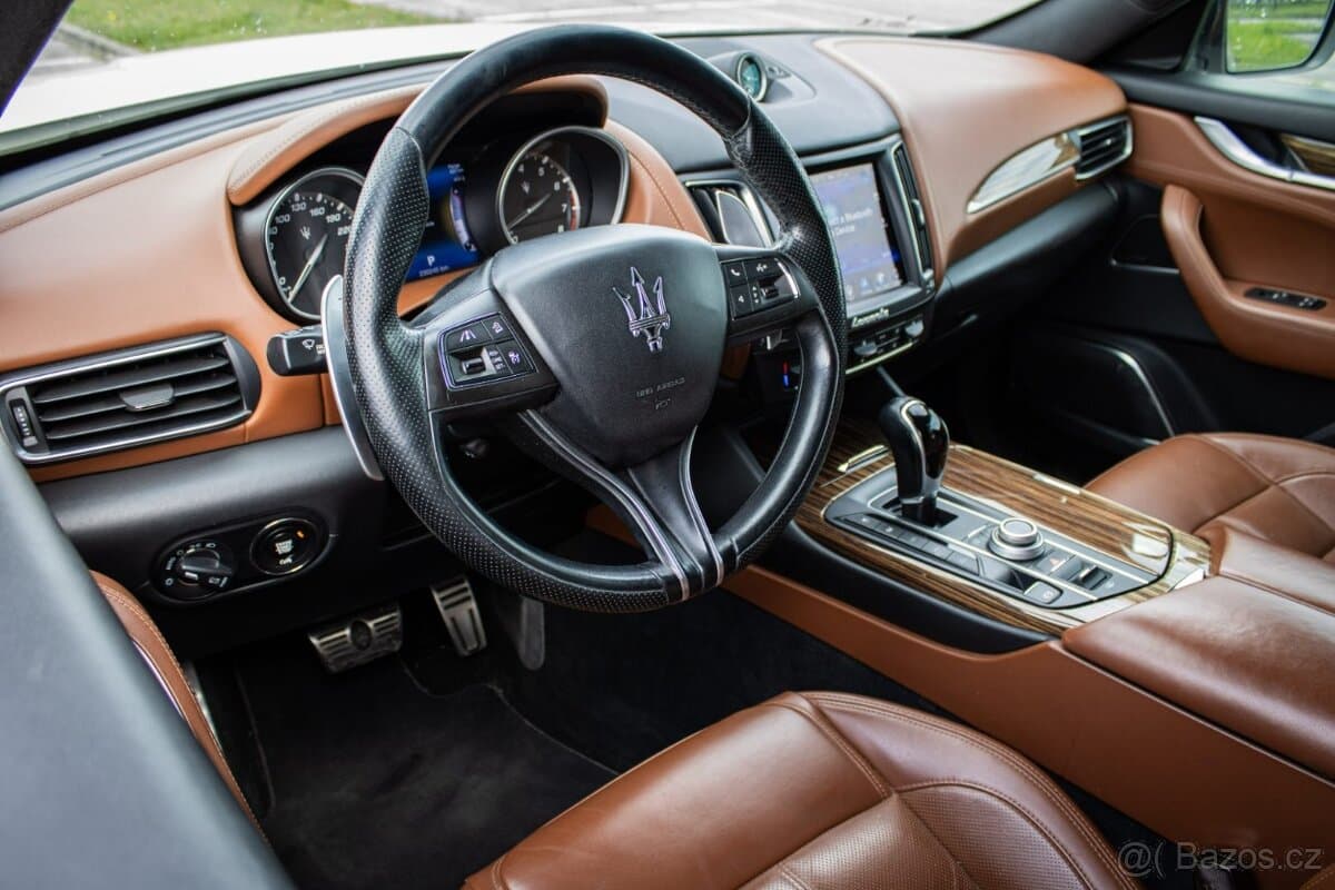 2016 Maserati LEVANTE - 12