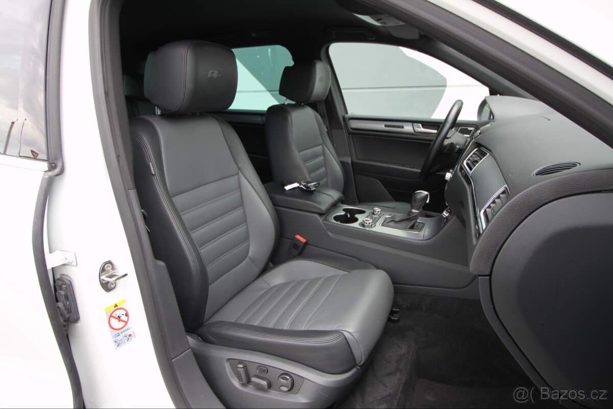 2013 Volkswagen TOUAREG - 12