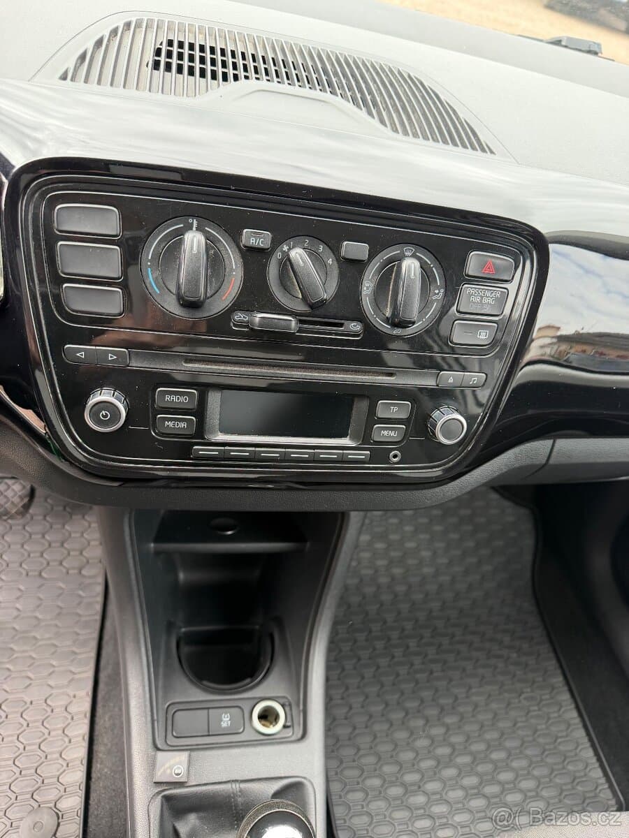 2014 Volkswagen UP! - 12