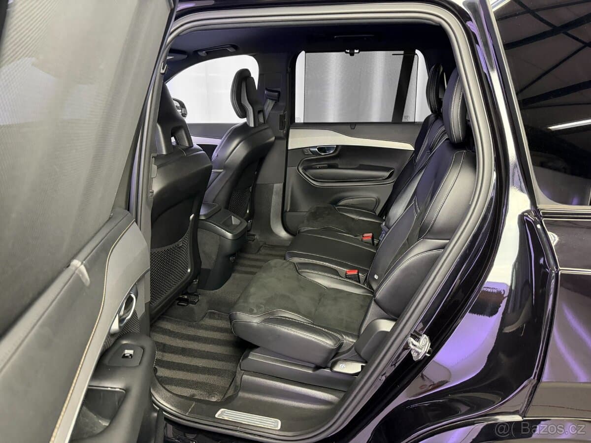 2021 Volvo XC90 - 12