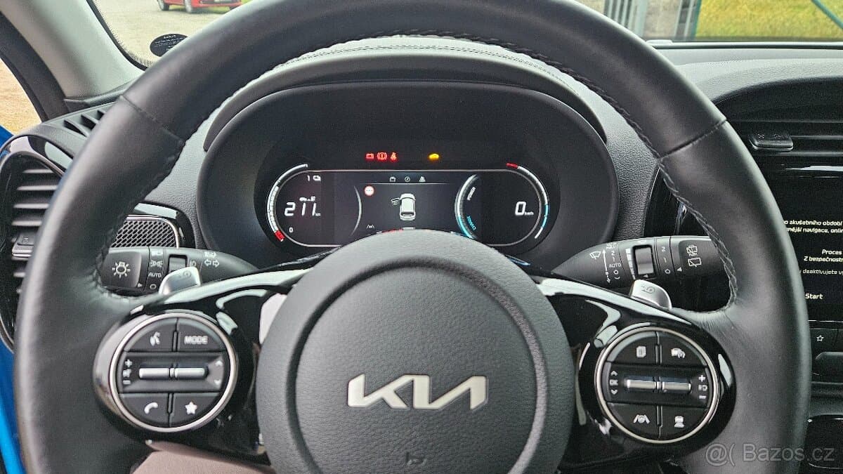 2023 Kia SOUL - 12