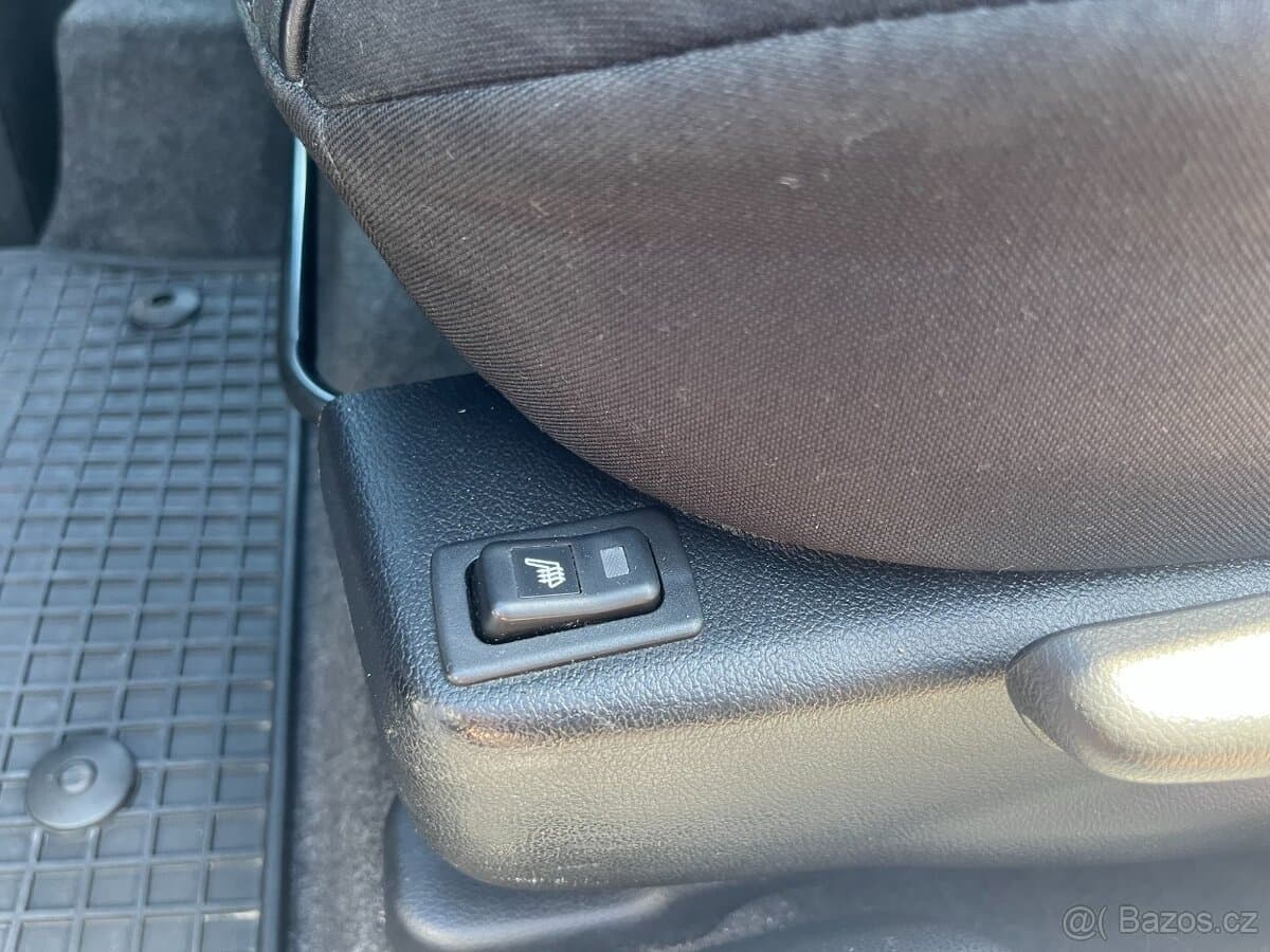 2010 Mazda 2 - 12