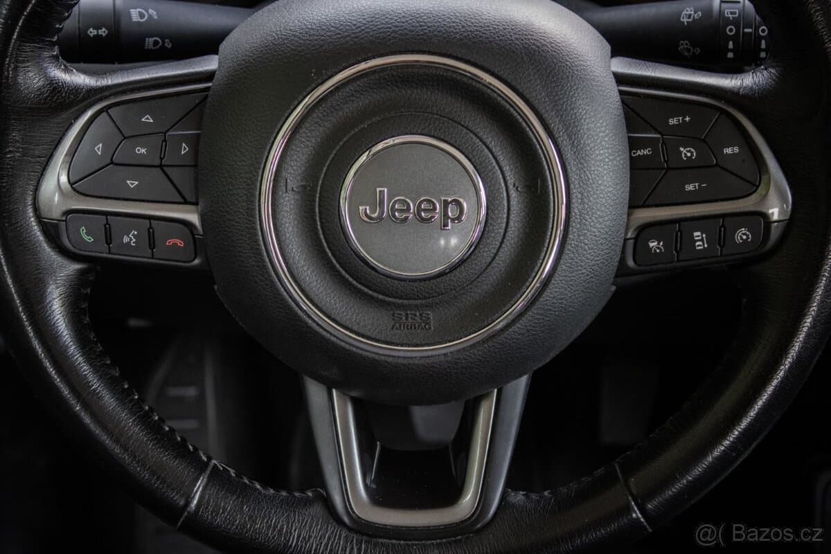 2018 Jeep RENEGADE - 12