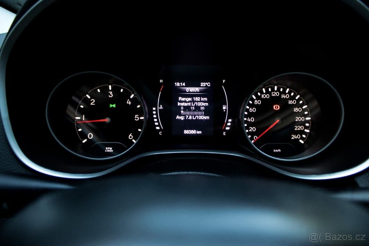 2020 Jeep COMPASS - 12