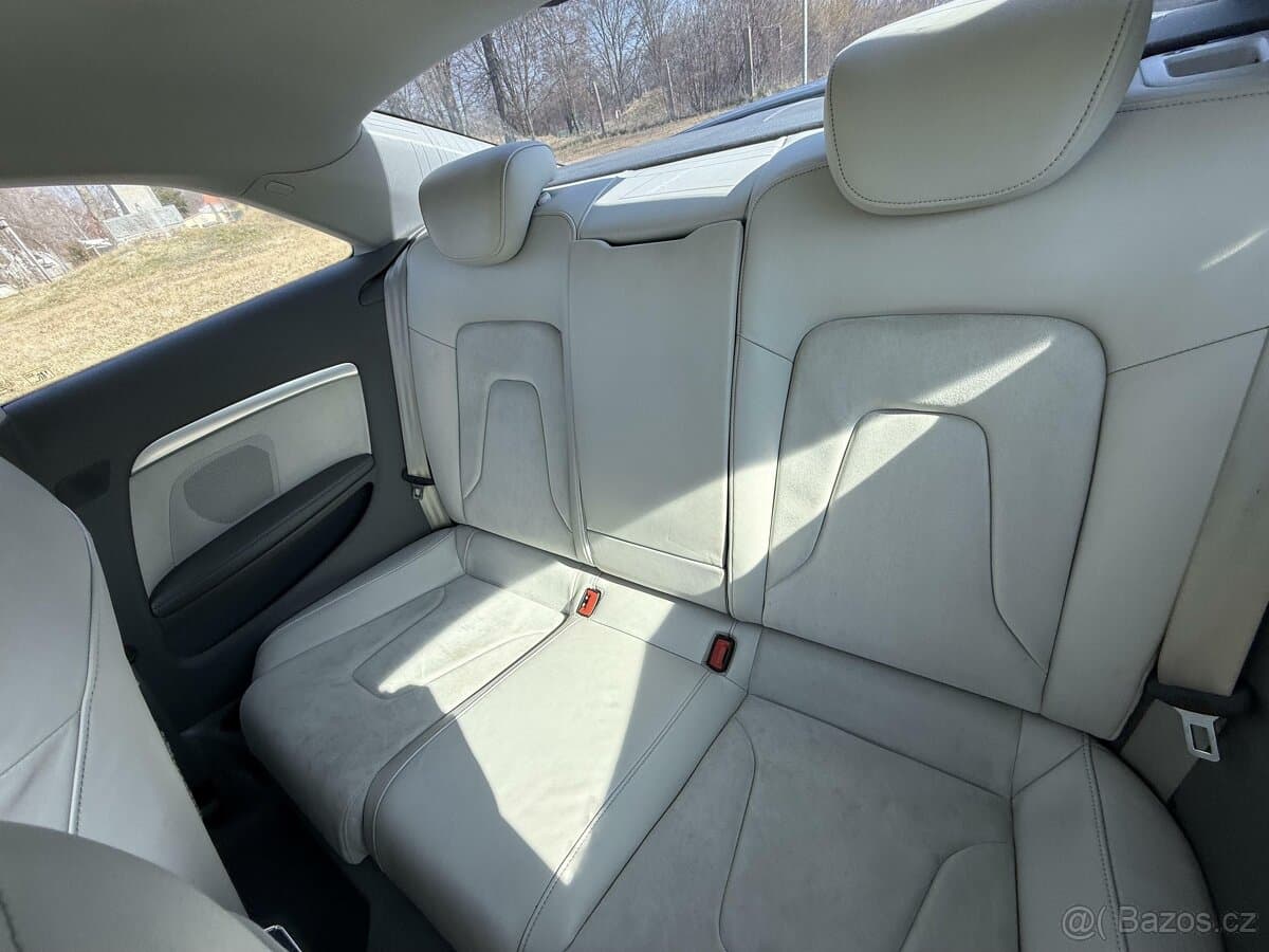 2010 Audi A5 - 12