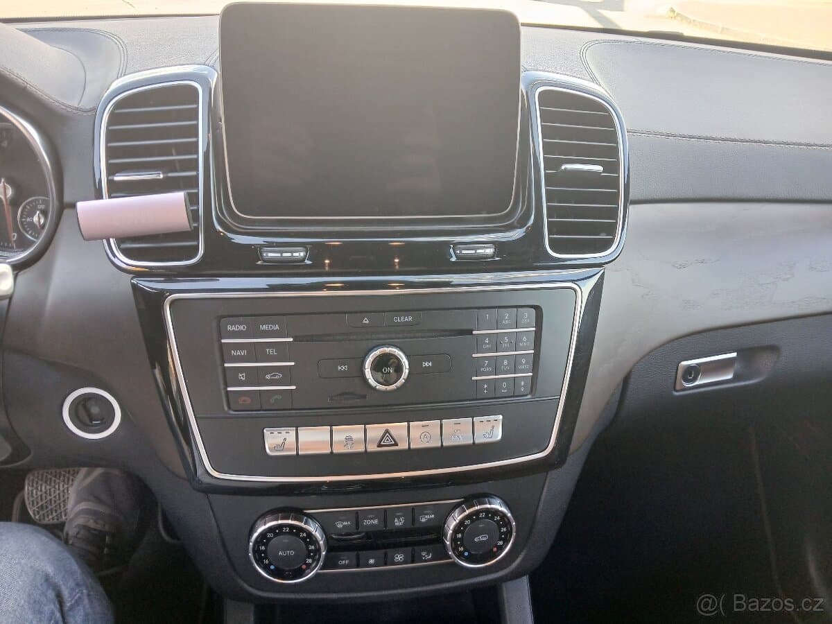 2019 Mercedes-Benz GL - 12