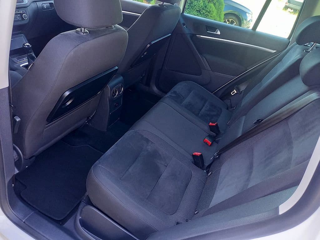 2012 Volkswagen TIGUAN - 12