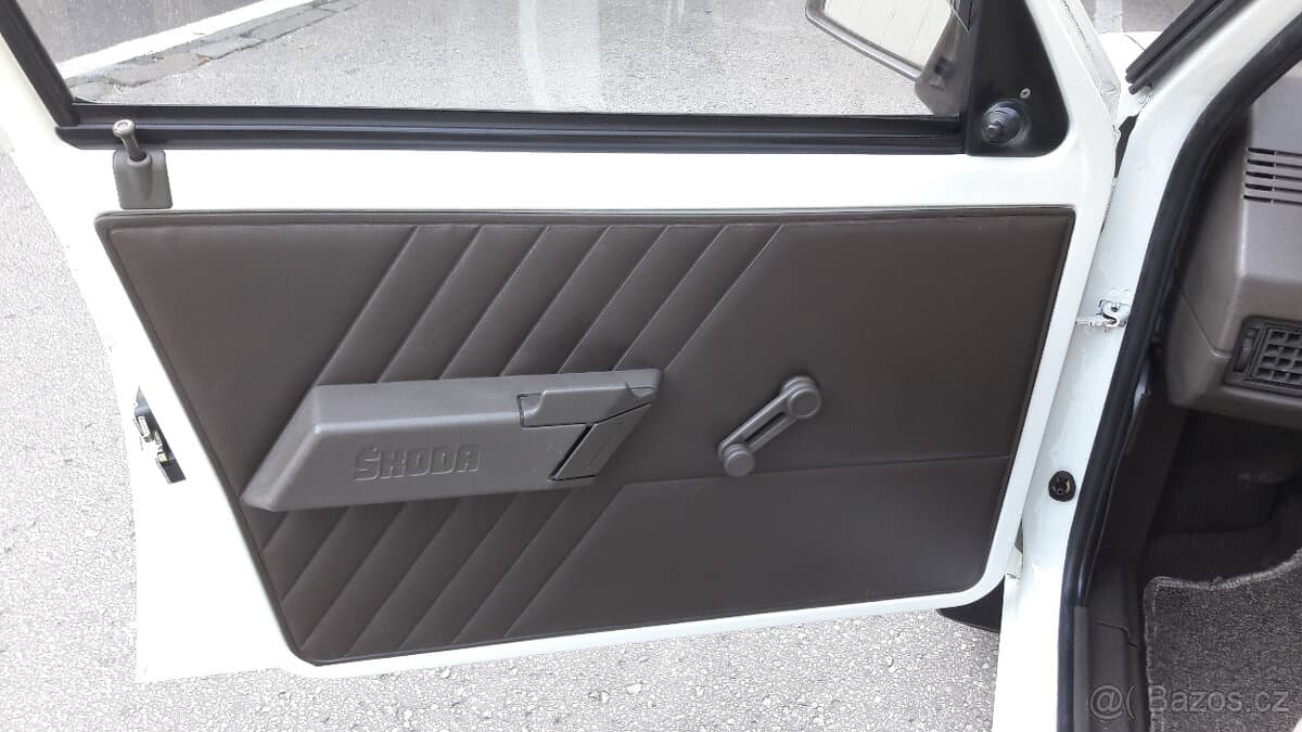 Škoda FAVORIT - 12