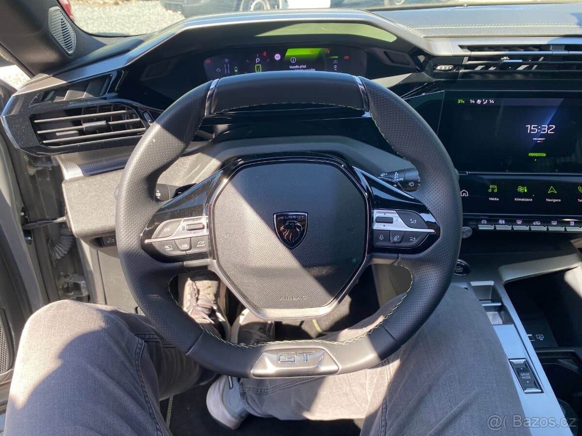 2025 Peugeot 408 - 12