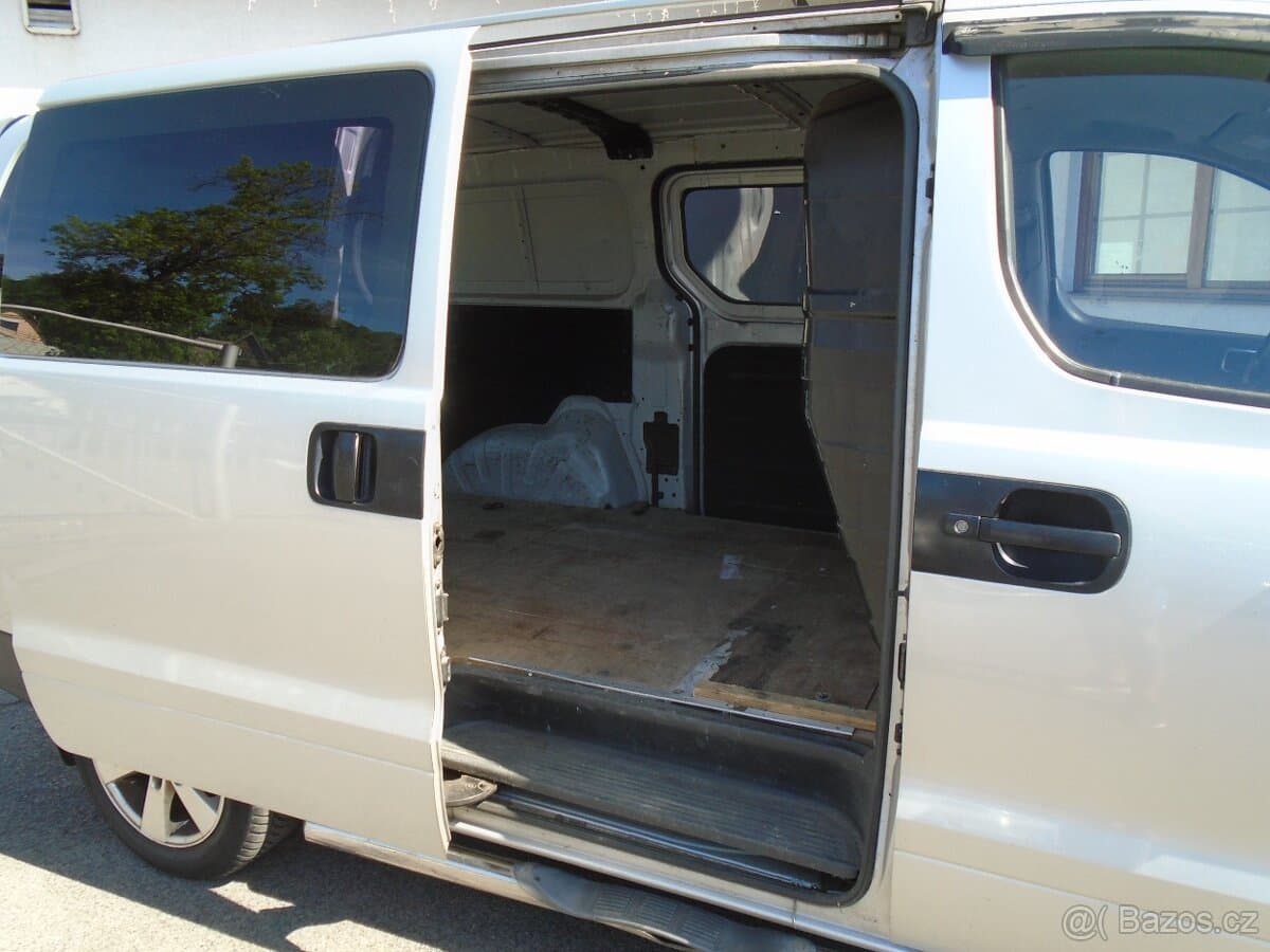 2009 Hyundai H-1 - 12